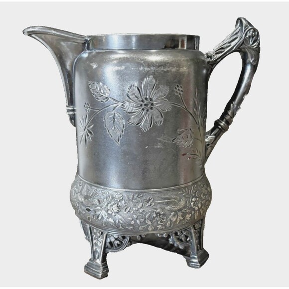 MERIDEN Silverplate Co. Quadruple 6" Plate 1971 1/2 Pitcher - Picture 1 of 5